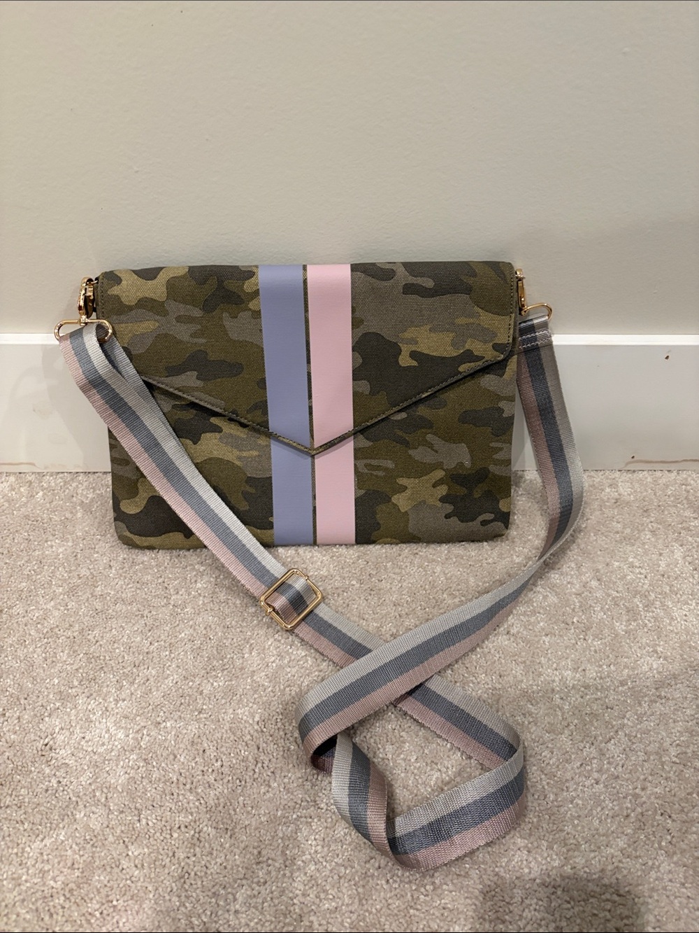 Stella & Dot Camouflage Crossbody envelope purse with Pink & Lavender Stripe